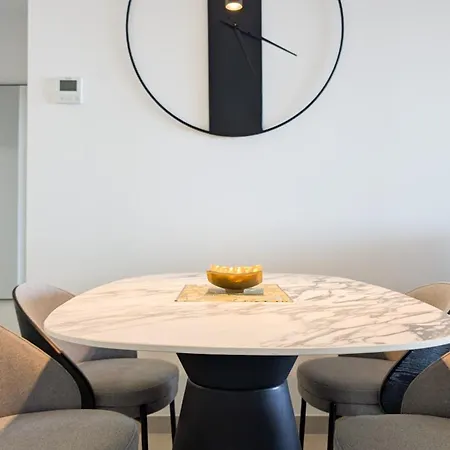 Sunset Sailors Butterfly Lounge Бенидорм